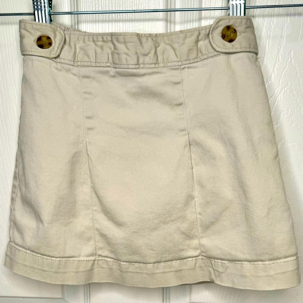 Old Navy Khaki Skorts. Size S(6/7). Button-Tabs & Pleated detail at front.